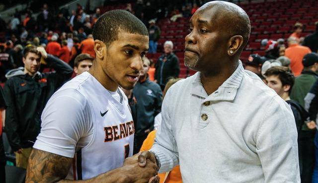 尽管其中有 尽管其中有