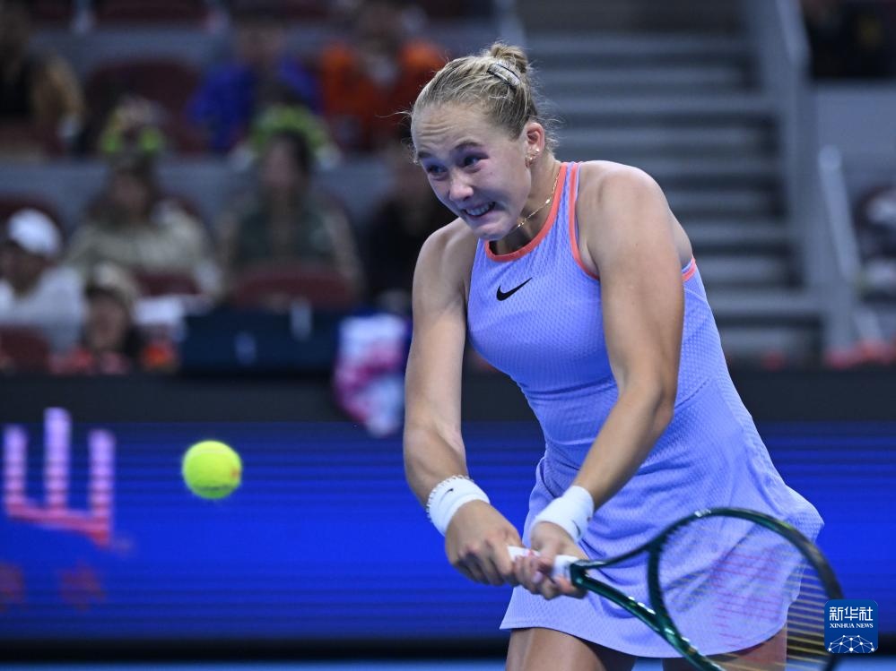 莱万与萨拉 莱万与萨拉