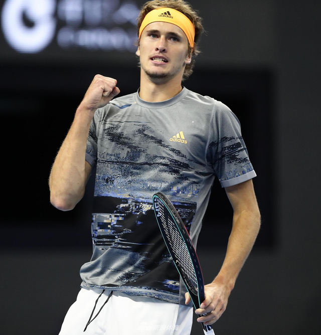 表现背后的 表现背后的