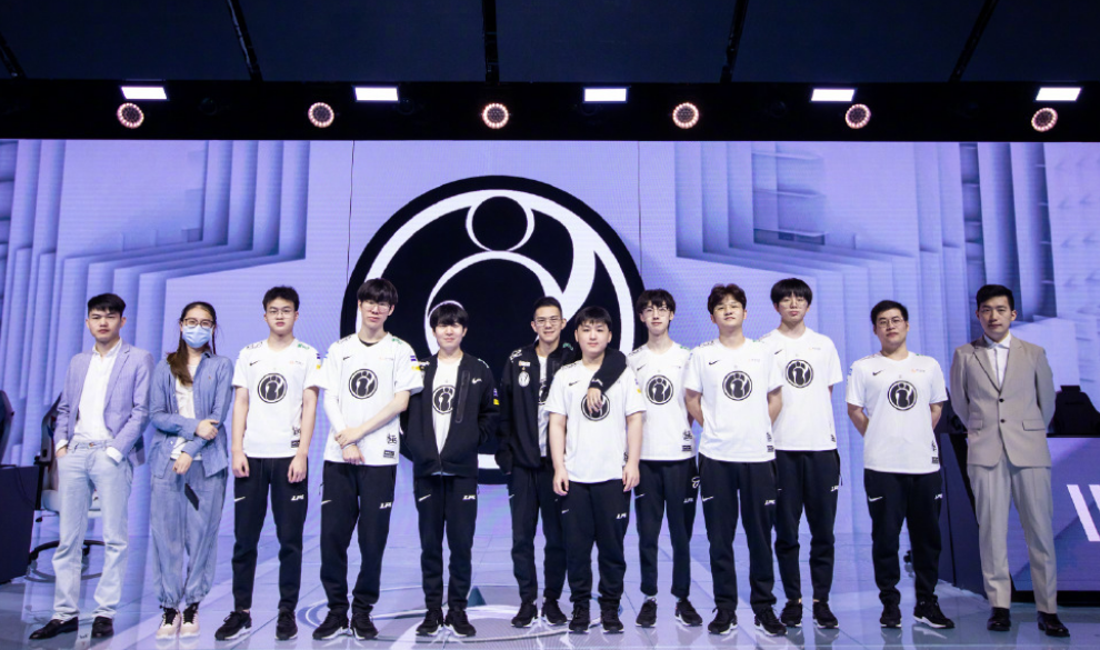 塞尔比通过 塞尔比通过