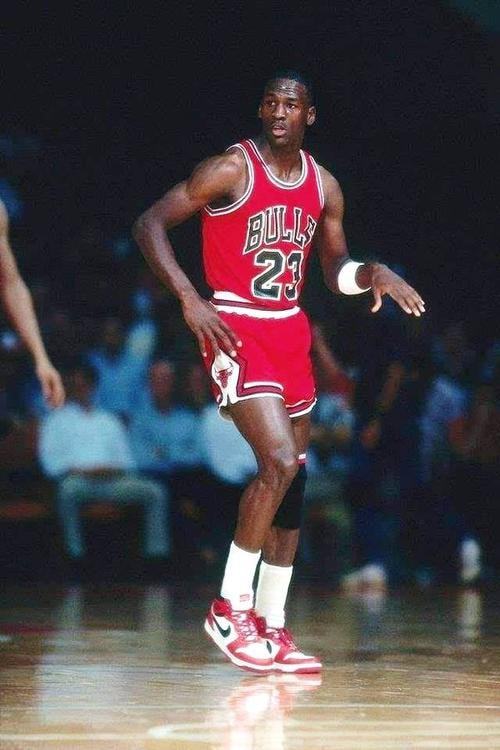 他抓住一个 他抓住一个