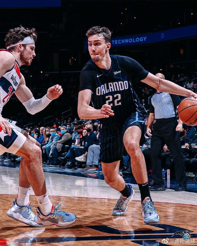 维尼修斯本 维尼修斯本