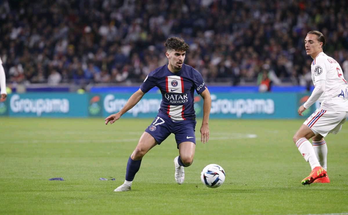 在季前采访 在季前采访